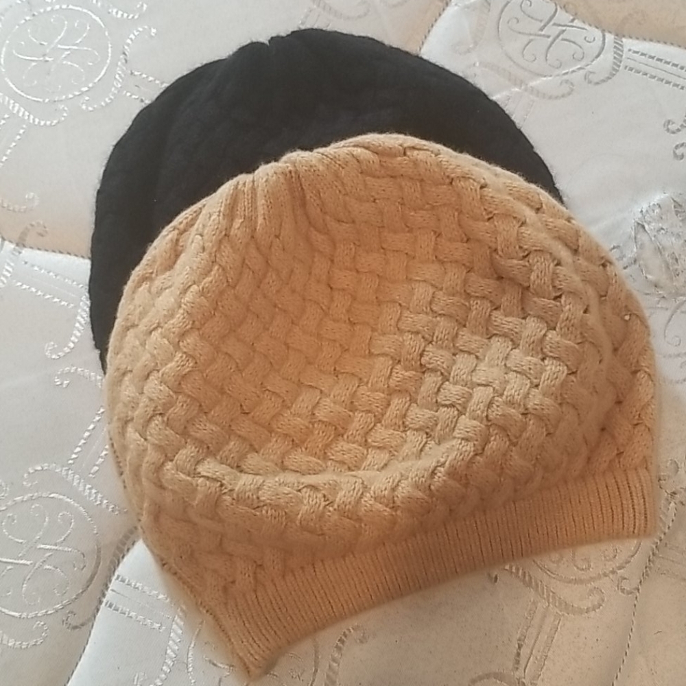 Lord & Taylor 100% cashmere knitted hats
